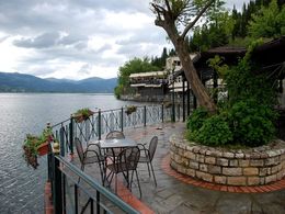 diaporama pps Kastoria joyau niché entre lac et montagnes